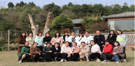 公司工會組織女職工開展三八踏春活動(圖1)