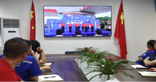 公司組織員工集中觀看中石化四川石油“服務(wù)提升百日競賽”技能比武直播(圖1)